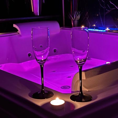 Apartament Z Jacuzzi Na Wylacznosc Dolina Baryczy Zmigrod Exterior foto