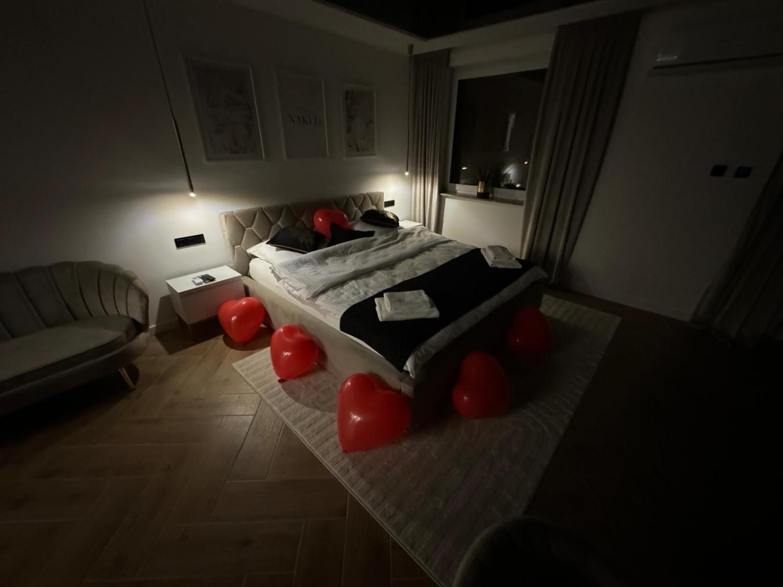 Apartament Z Jacuzzi Na Wylacznosc Dolina Baryczy Zmigrod Exterior foto