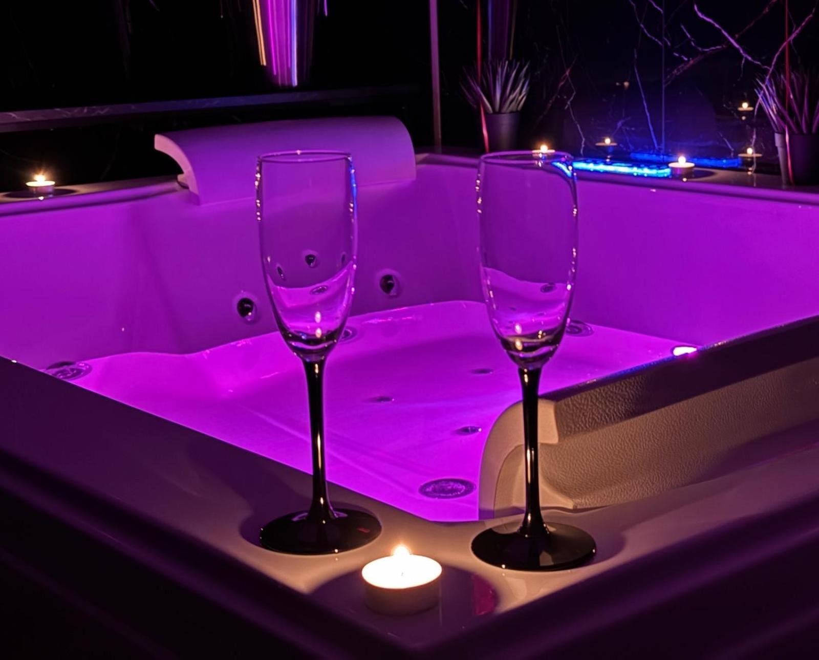 Apartament Z Jacuzzi Na Wylacznosc Dolina Baryczy Zmigrod Exterior foto