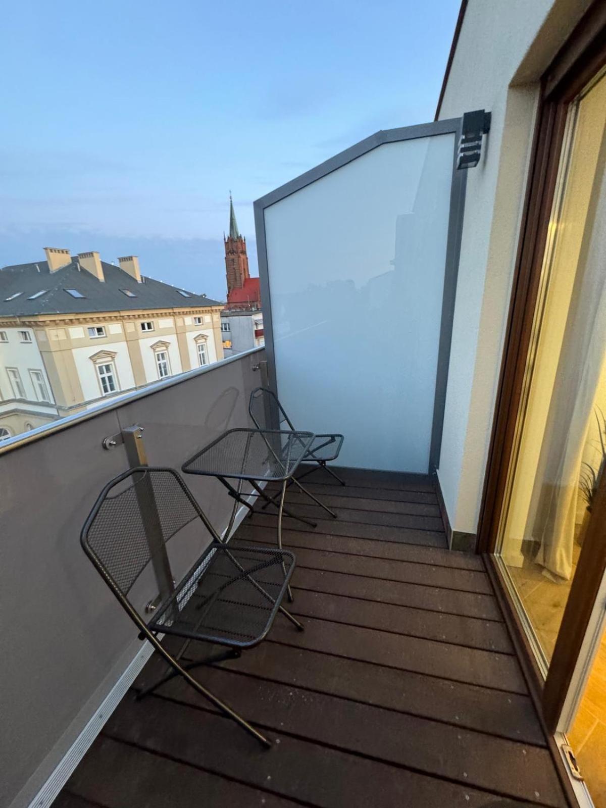 Apartament Z Jacuzzi Na Wylacznosc Dolina Baryczy Zmigrod Exterior foto