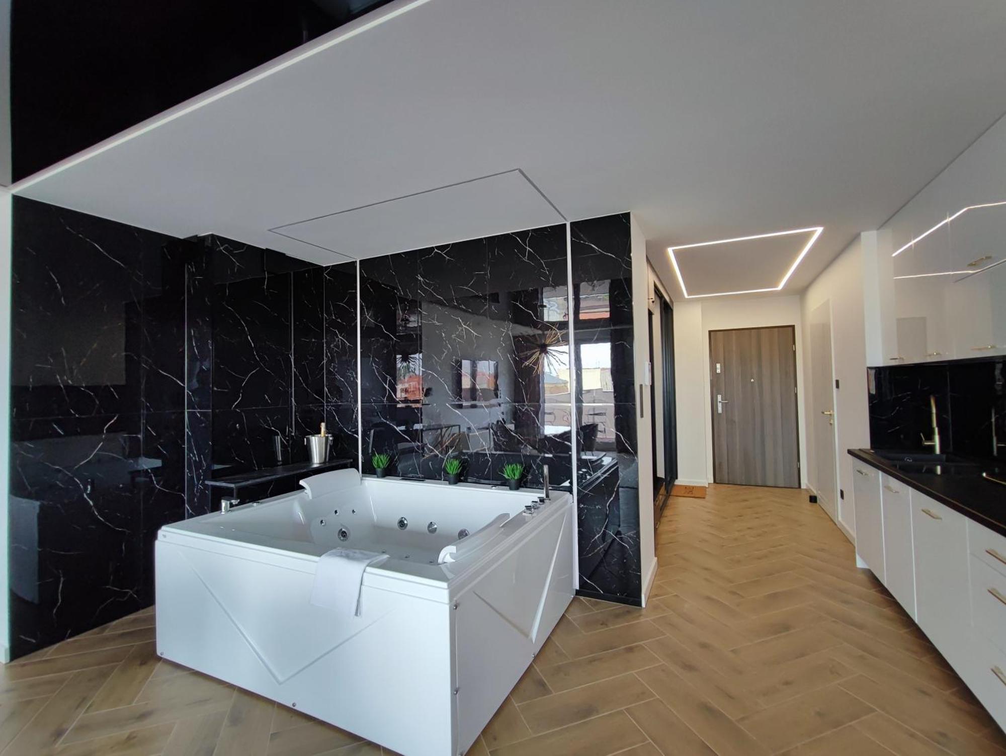Apartament Z Jacuzzi Na Wylacznosc Dolina Baryczy Zmigrod Exterior foto